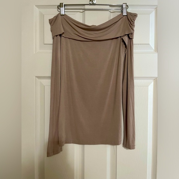 Wilfred Dresses & Skirts - Wilfred Elegant taupe Off-Shoulder top
